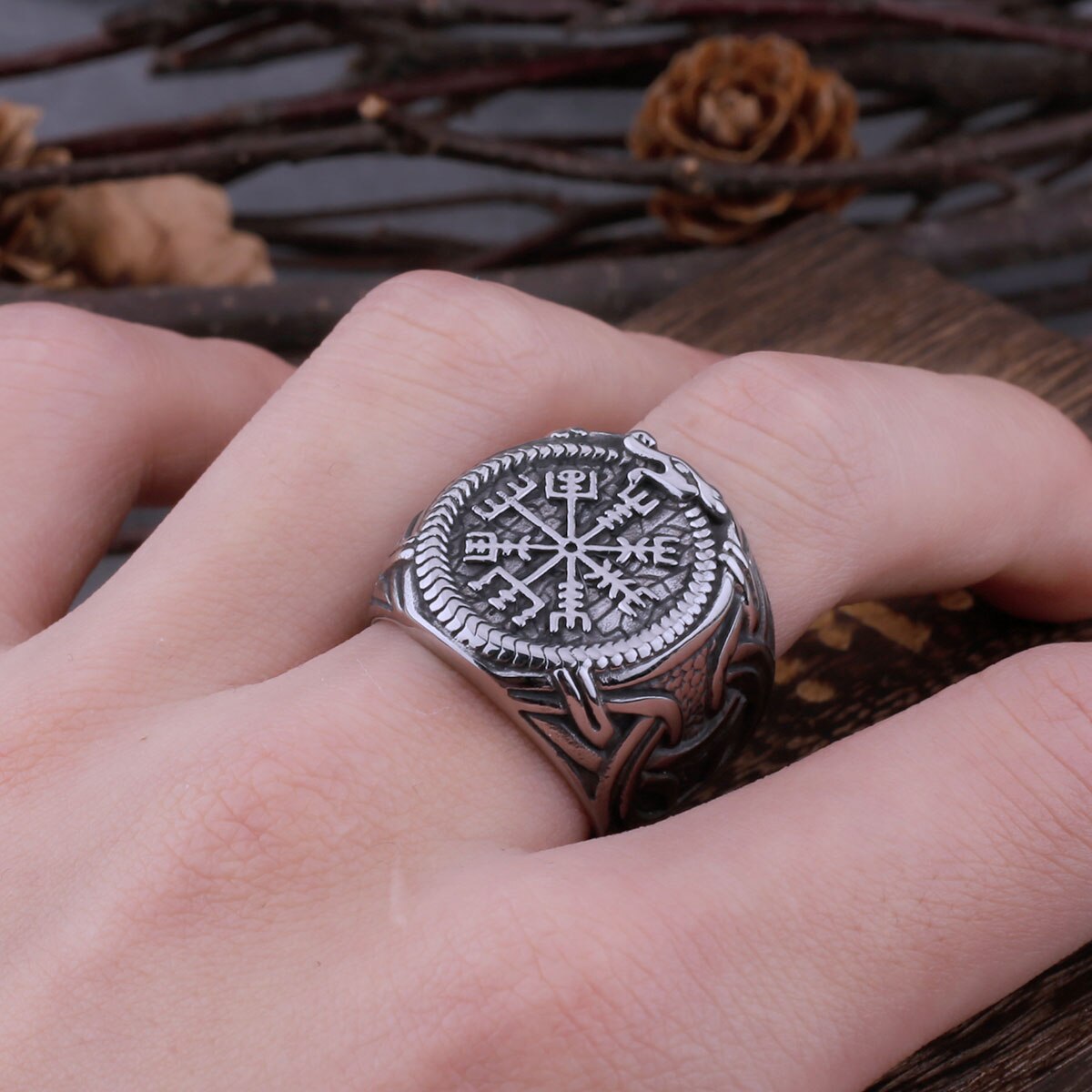 Vegvísir Viking Ring | Valhalla 